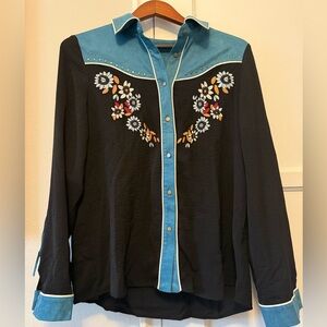 Embroidered Western Shirt with Floral Design